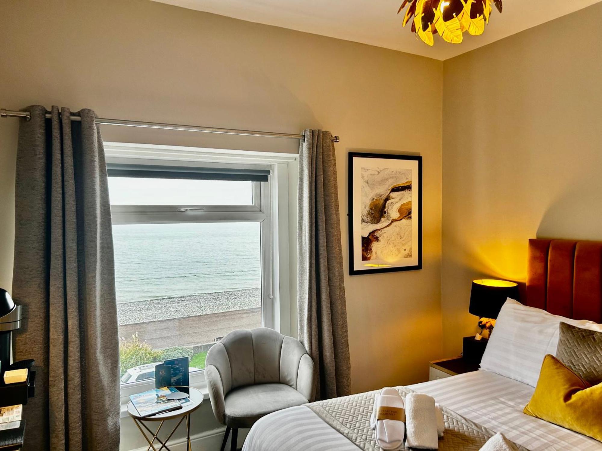 Hotel No5, Beachfront With Free Private Car Park Λαντούντνο Εξωτερικό φωτογραφία